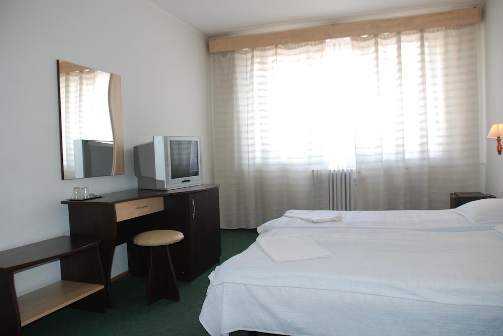 Hotel Merkur Miercurea Ciuc Room photo