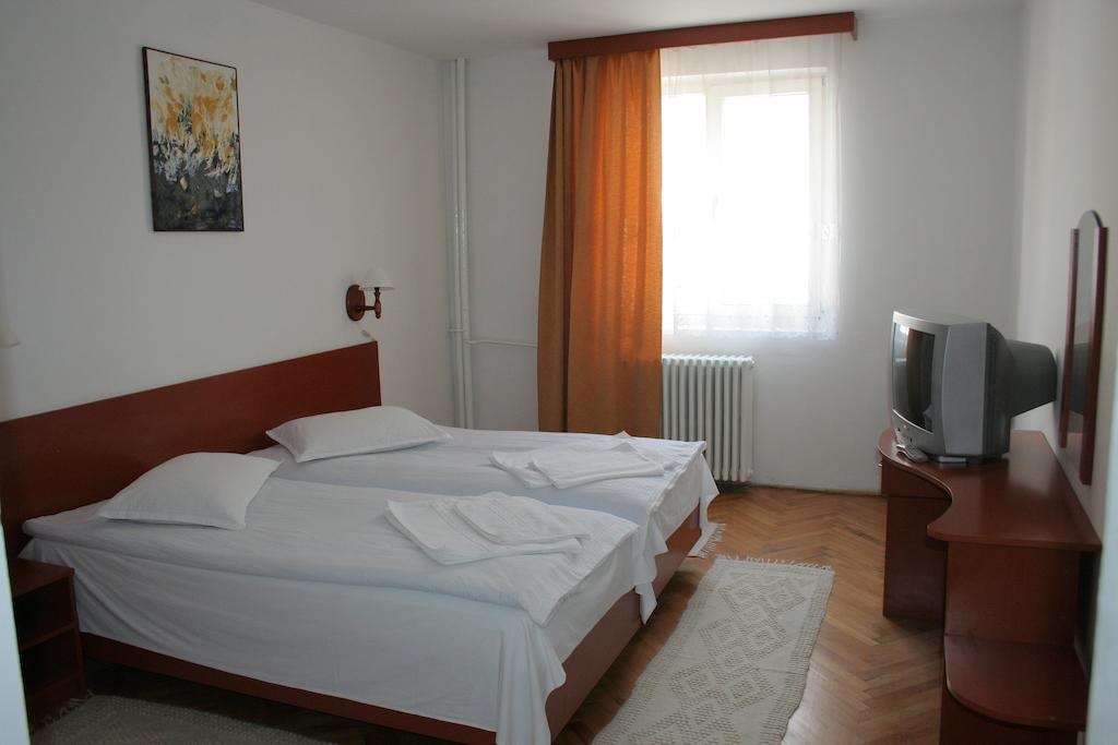 Hotel Merkur Miercurea Ciuc Room photo